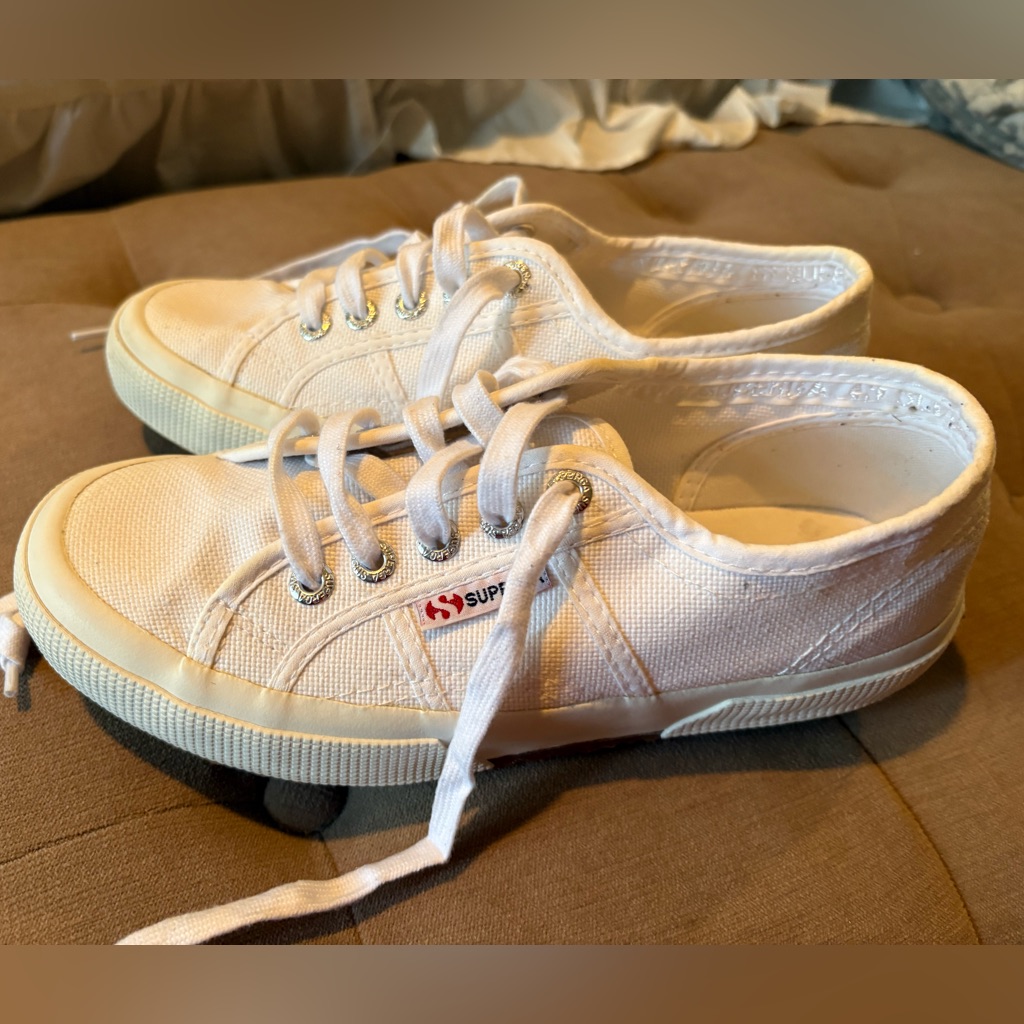 Euc Superga Ladies Size 36